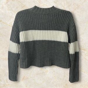 Forever 21 Gray and White Cowl Neck Sweater with Chunky Knit